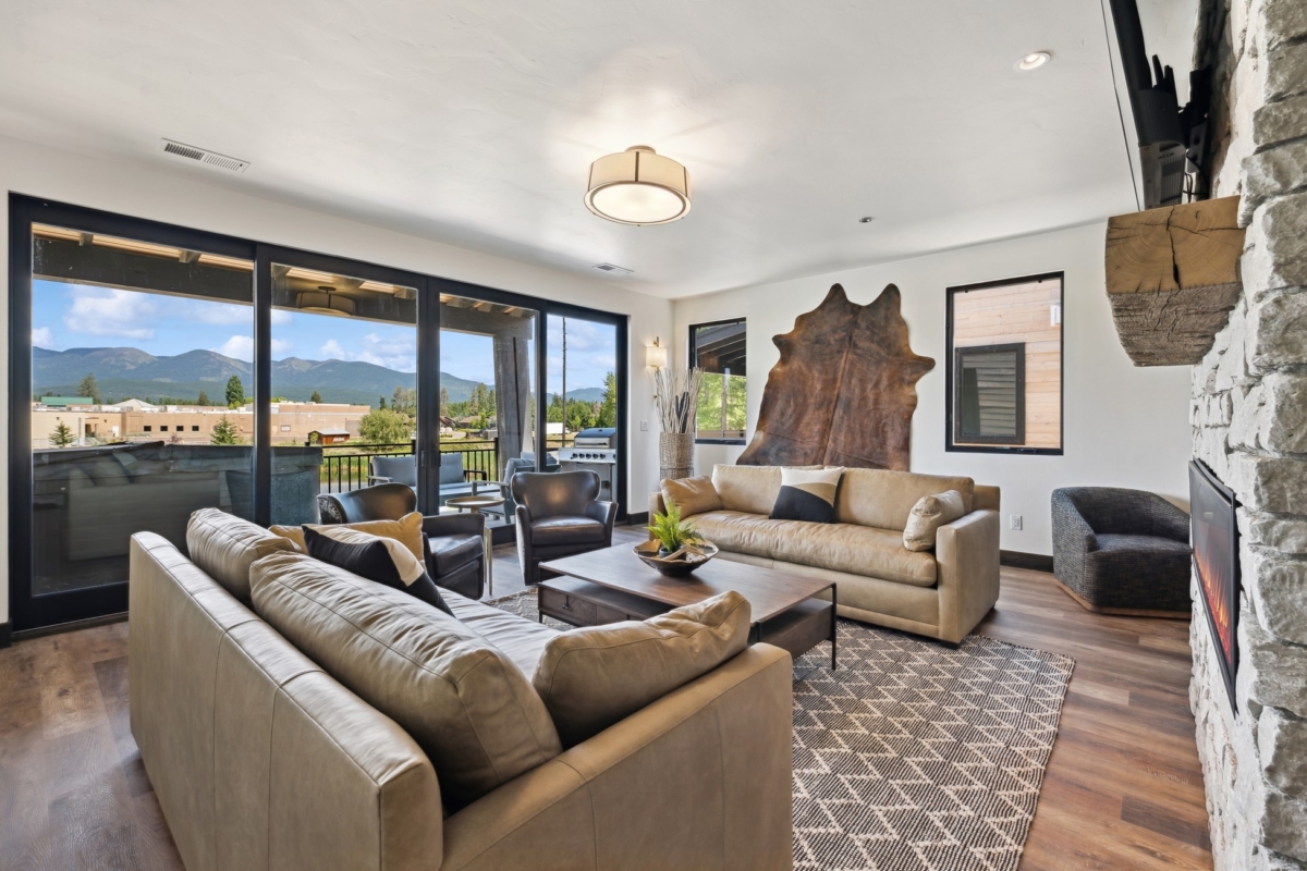 Wine, Ski, or Sea For 6+