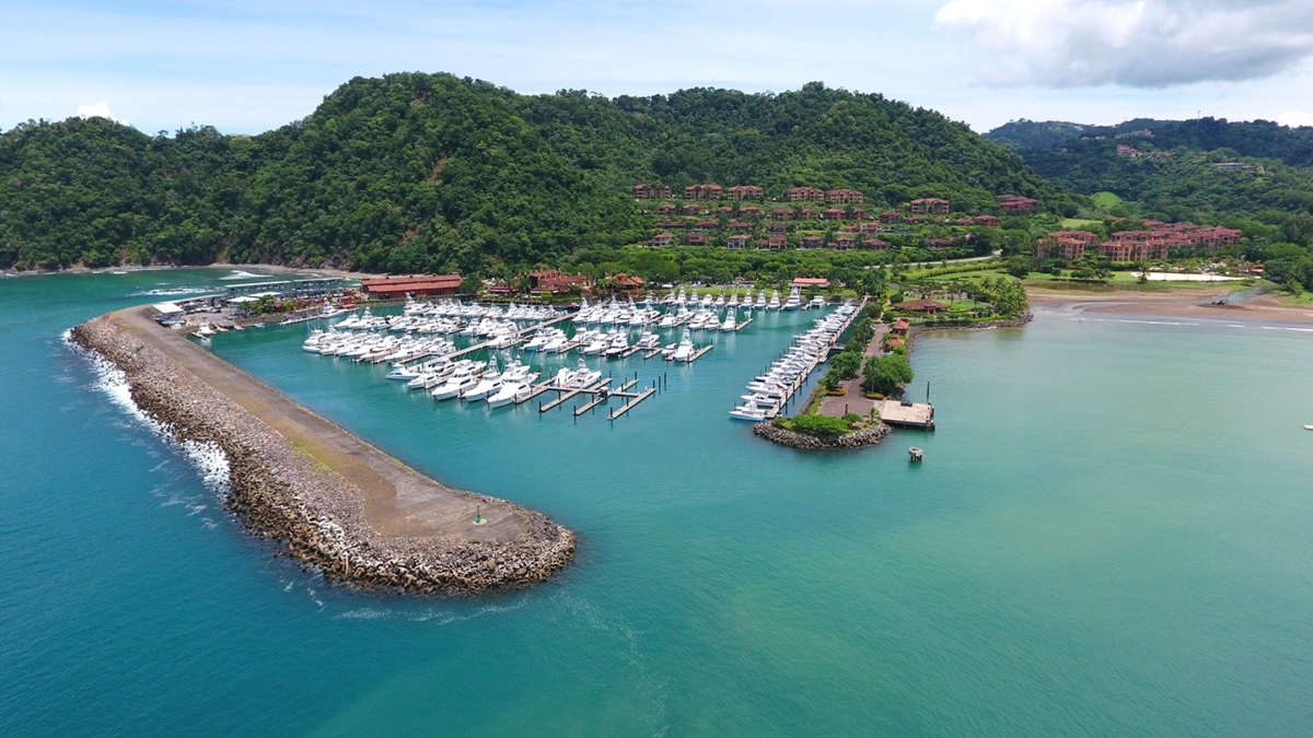 Tropical Beach Private Residence Winner’s Choice for 4