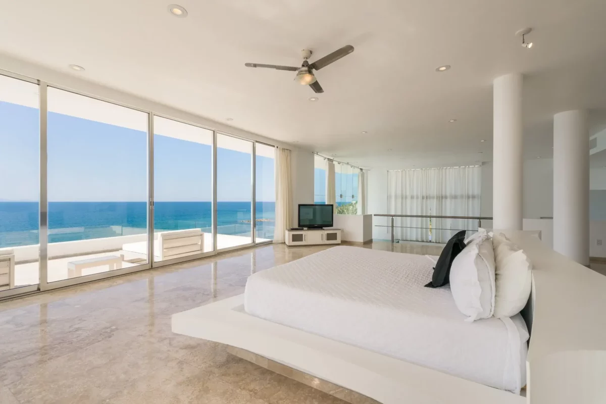 Oceanfront Opulence for 10