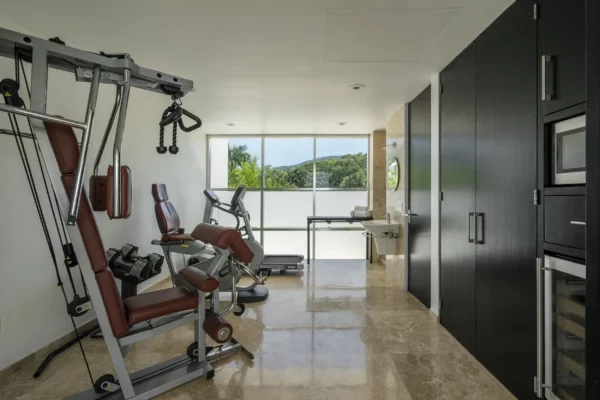 Oceanfront Opulence for 10