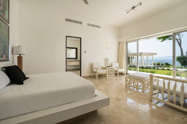 Oceanfront Opulence for 10