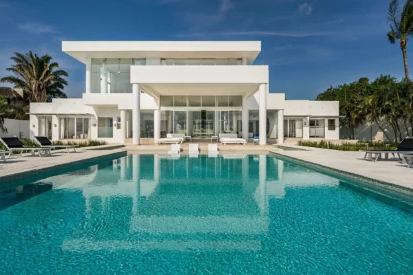 Oceanfront Opulence for 10