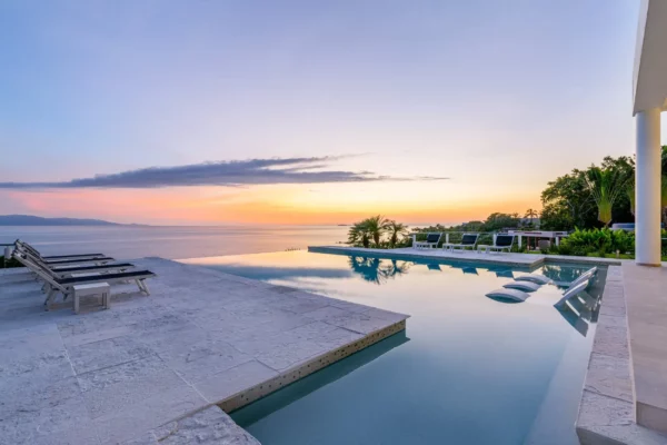 Oceanfront Opulence for 10