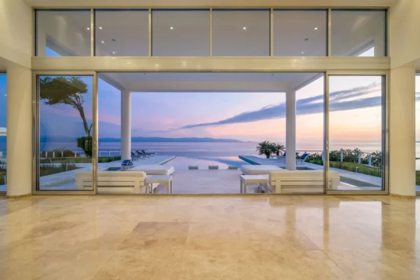 Oceanfront Opulence for 10